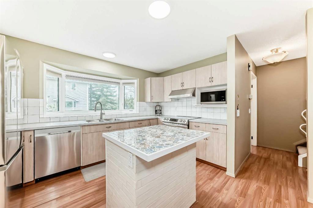 Fourth View of 4 Glenbrook Villas SW, Glenbrook, Calgary, Alberta, T3E 7E8