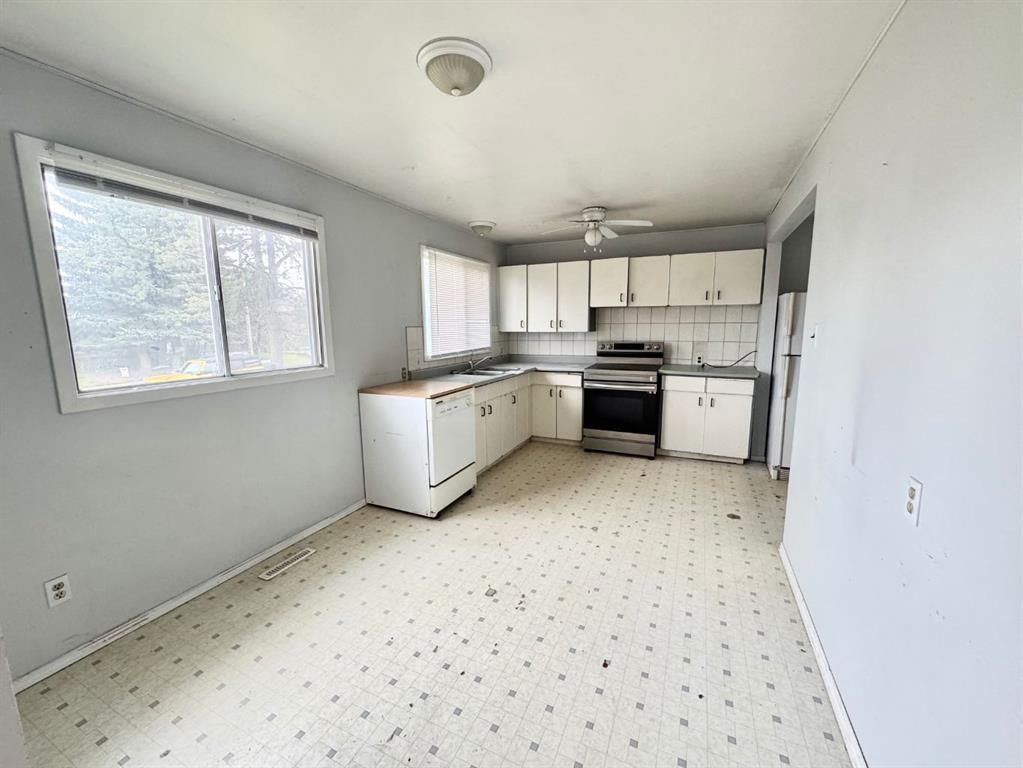 Third View of 5536 47A Street , NONE, Whitecourt, Alberta, T7S 1B2