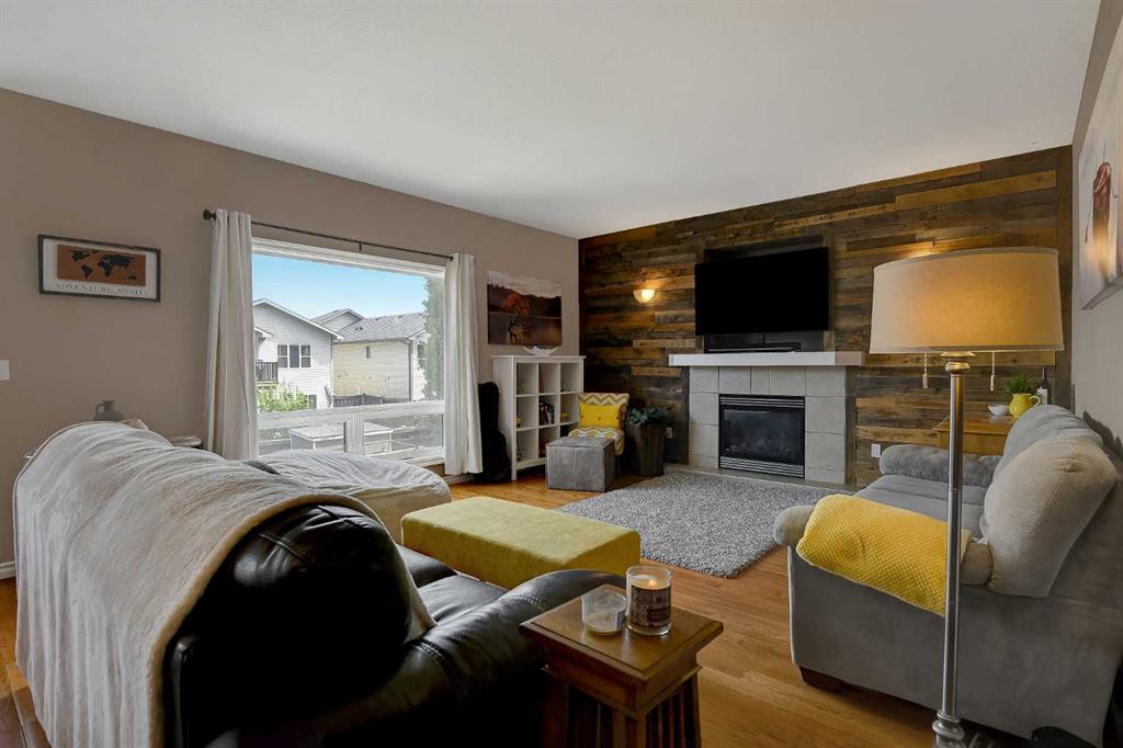 Third View of 10228 94 Street , NONE, Sexsmith, Alberta, T0H3C0
