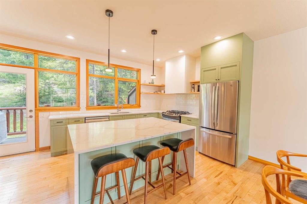 Fifth View of 21, 137 Wapiti Close , Eagle Terrace, Canmore, Alberta, T1W 3B2