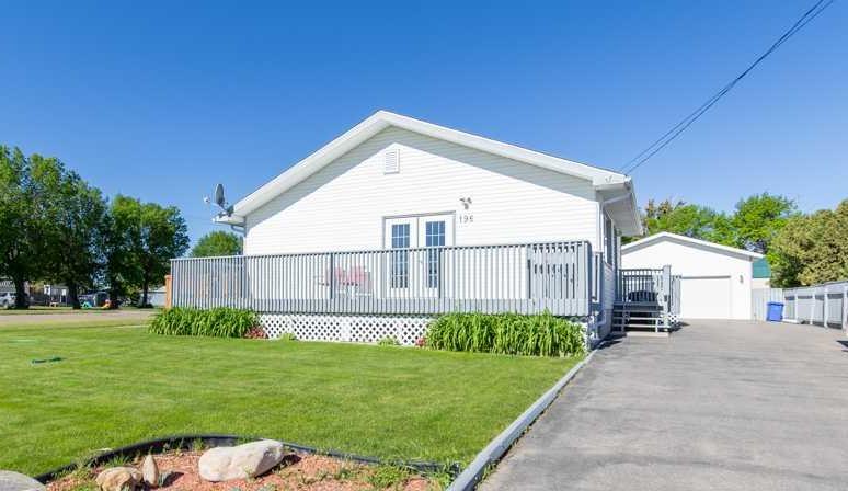 196 S 100 E  , A2317446, Alberta,