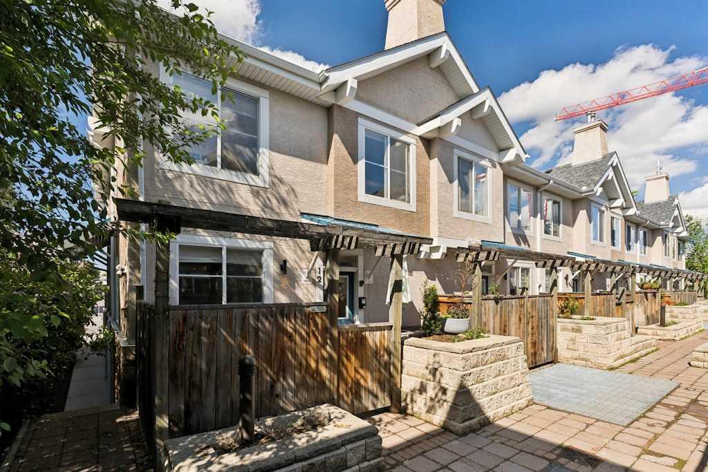 12, 2001 34 Avenue SW, A2317450, Alberta,
