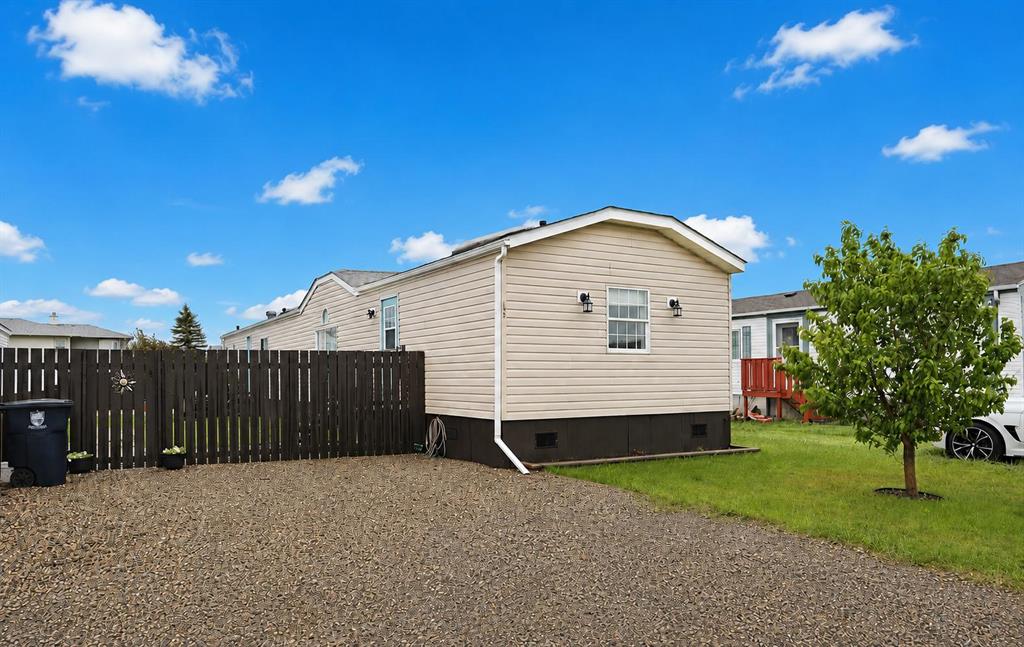 23 Meadowlake Gate E, A2317634, Alberta,