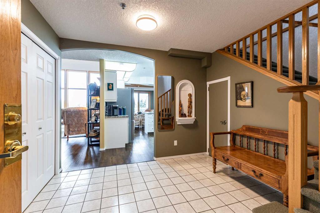 Third View of 405, 1535 Southview Drive SE, Southview-Park Meadows, Medicine Hat, Alberta, T1B 4H8