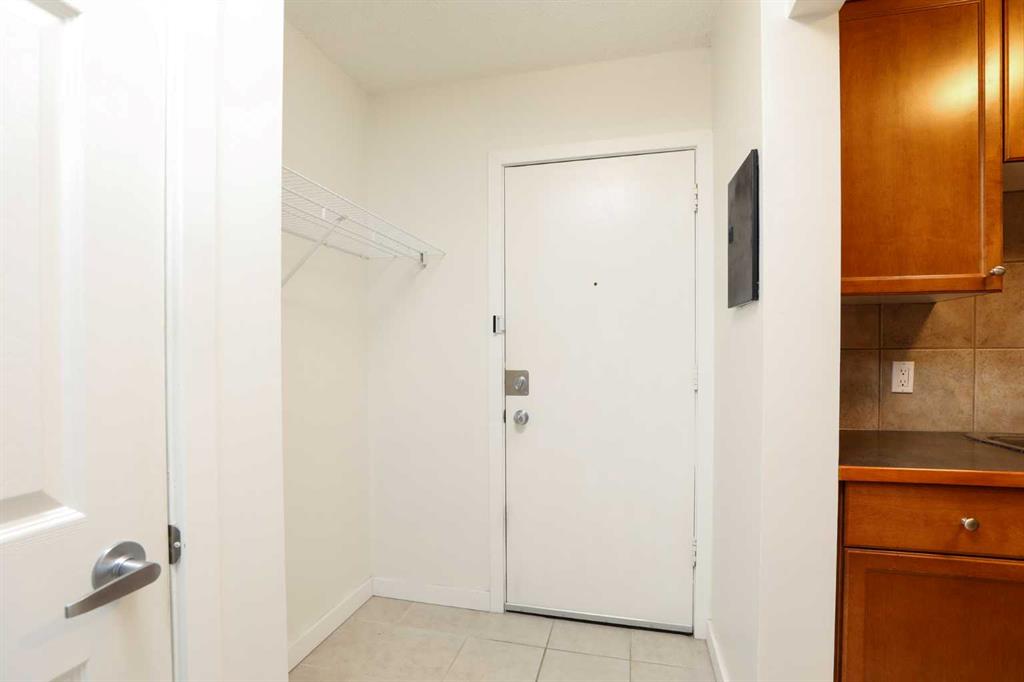 Fifth View of R203, 2004 13 Avenue N, Winston Churchill, Lethbridge, Alberta, T1H5B1