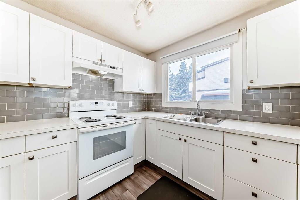 Fifth View of 25, 3745 Fonda Way SE, Forest Heights, Calgary, Alberta, T2A 5W7