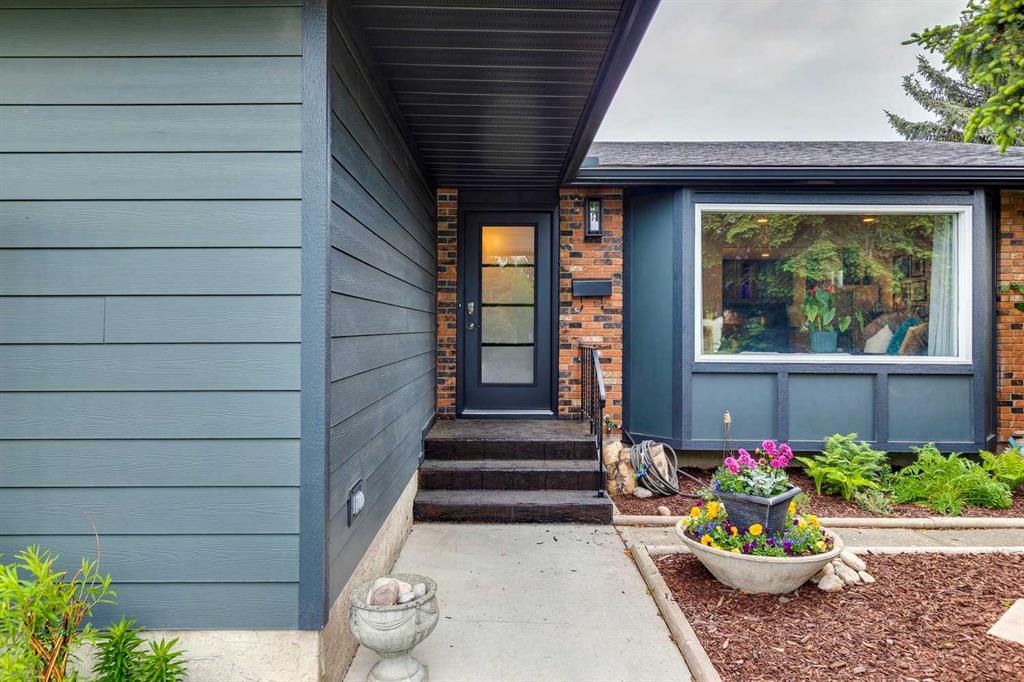 Third View of 444 Bracewood Crescent SW, Braeside, Calgary, Alberta, T2W 3B8