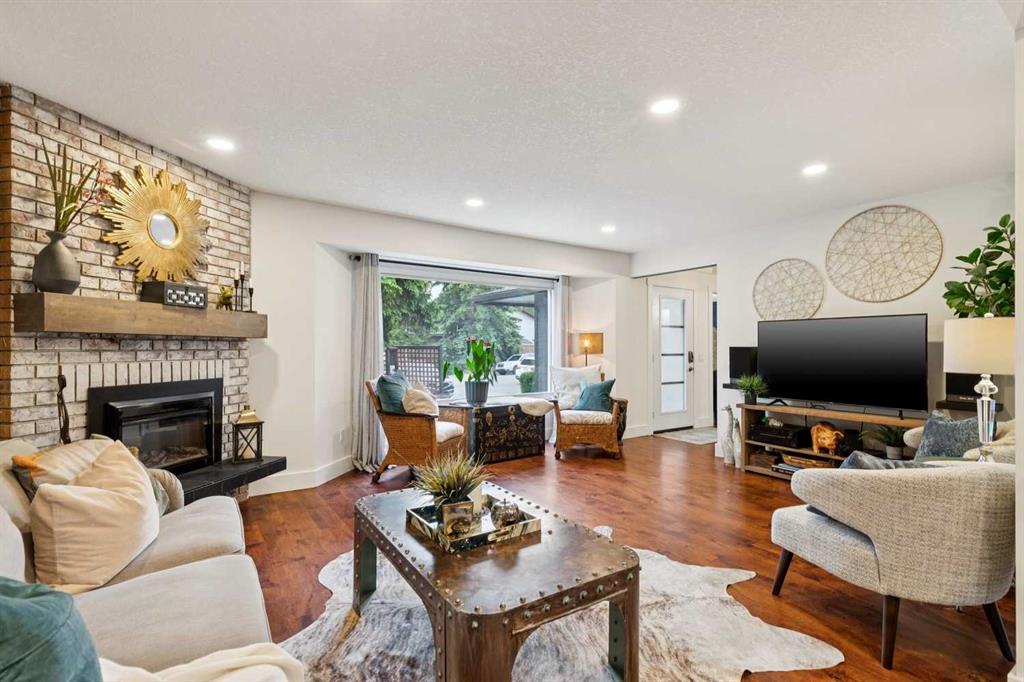 Fourth View of 444 Bracewood Crescent SW, Braeside, Calgary, Alberta, T2W 3B8