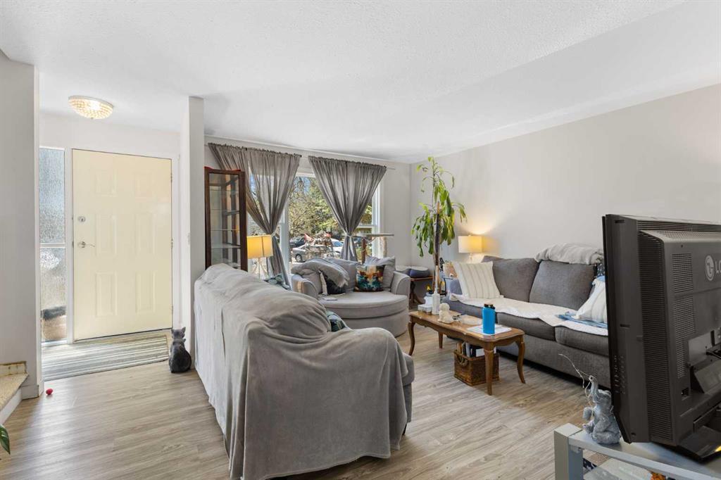 Fourth View of 252 Templeview Way NE, Temple, Calgary, Alberta, T1Y 3Y9