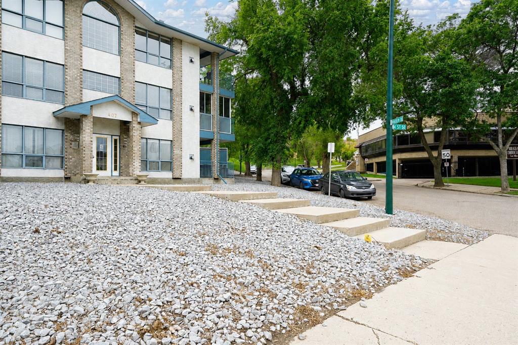 Third View of 4, 407 Macleod Trail SE, SE Hill, Medicine Hat, Alberta, T1A 8P7