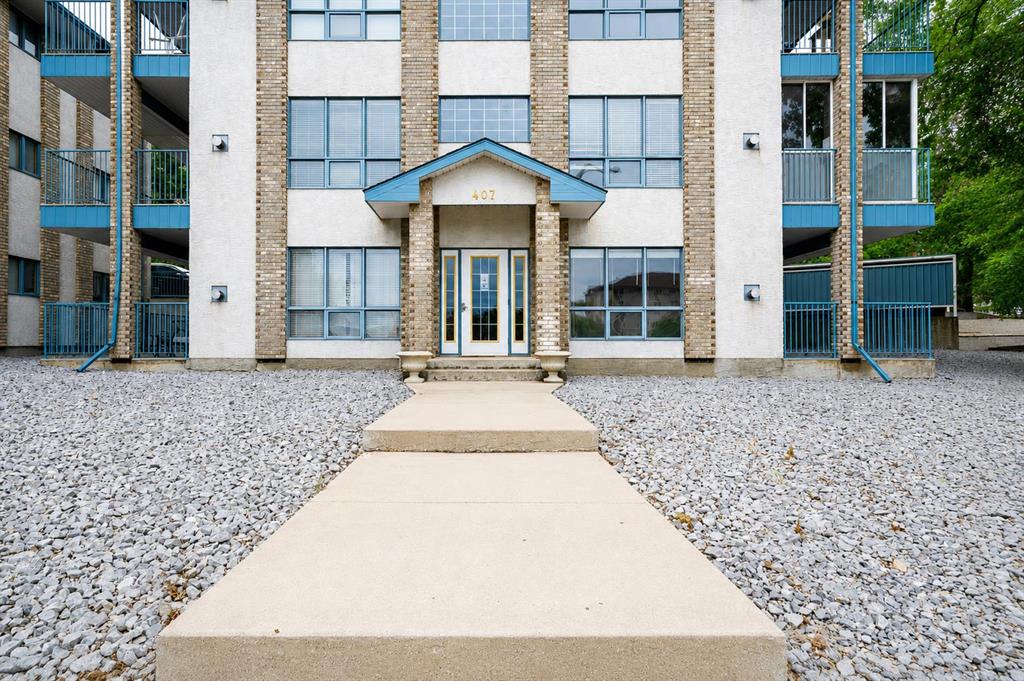 Fifth View of 4, 407 Macleod Trail SE, SE Hill, Medicine Hat, Alberta, T1A 8P7