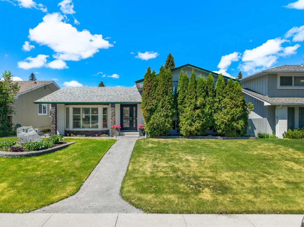 32 Lake Crimson Close SE, A2317987, Alberta,