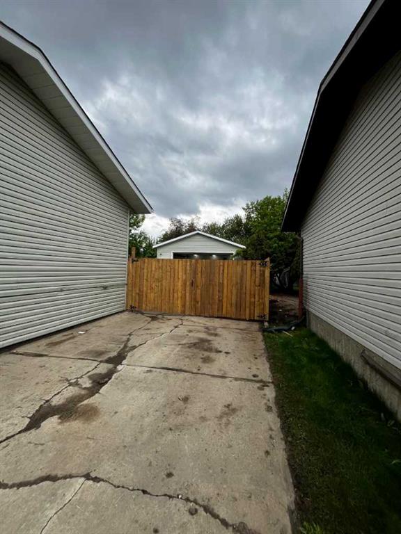Fourth View of 2307 47 Avenue , Wallacefield, Lloydminster, Saskatchewan, S9V 1L2