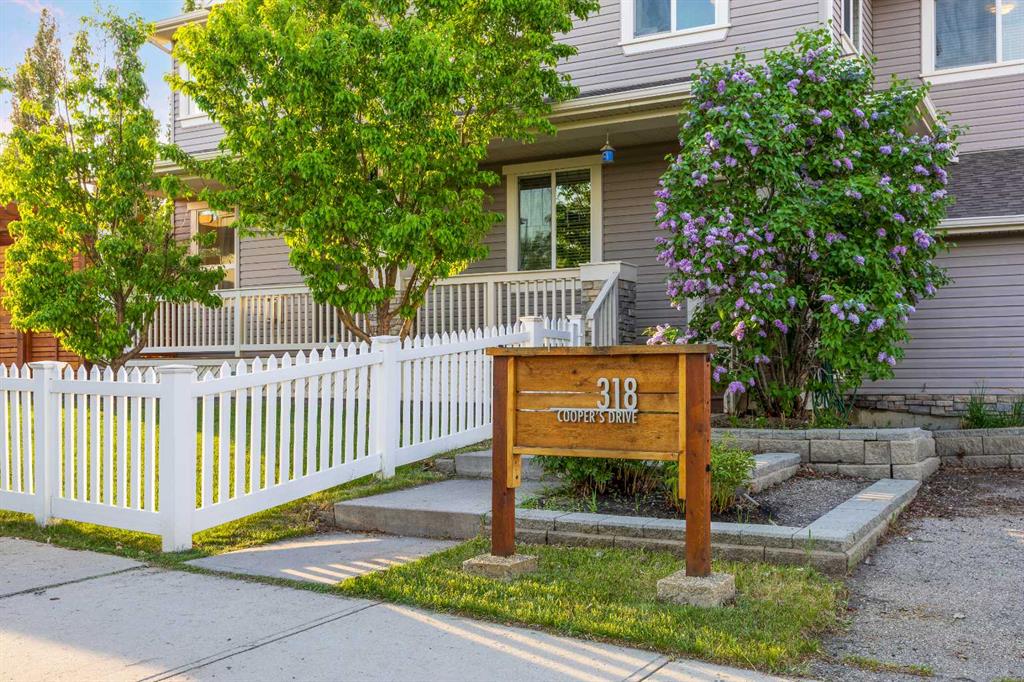 Third View of 318 Coopers Drive SW, Morningside, Airdrie, Alberta, T4B0L8