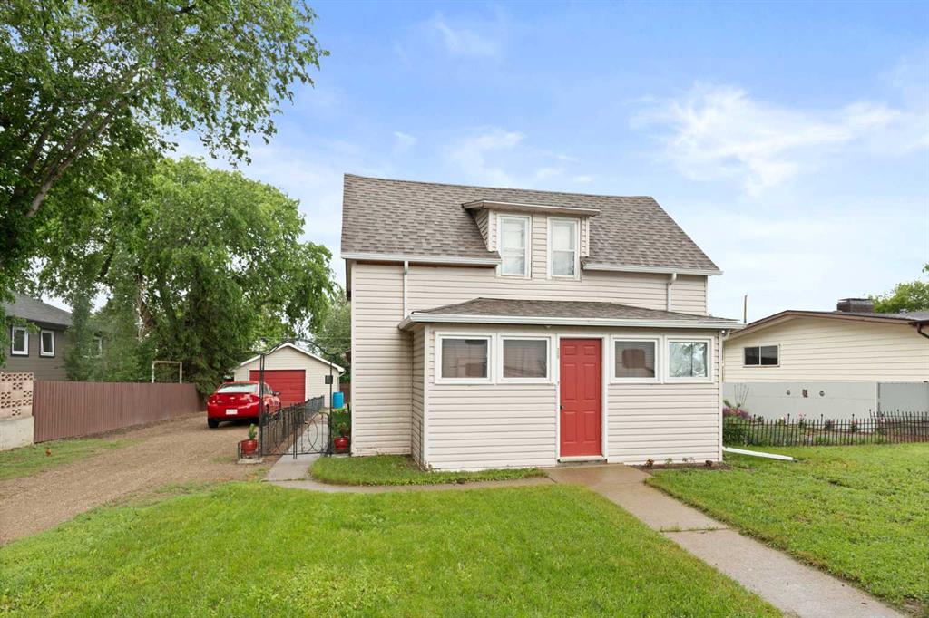 317 3 Street W, A2318047, Alberta,
