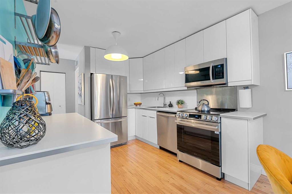 Third View of 7, 1739 24A Street SW, Shaganappi, Calgary, Alberta, T3C 1J5