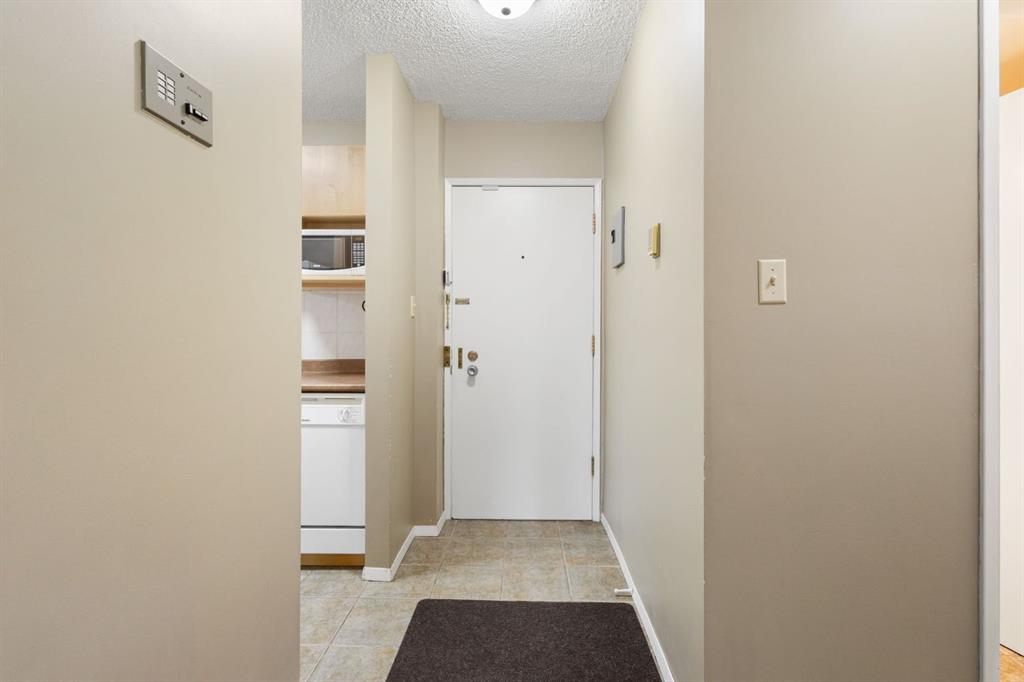 Third View of 307, 635 56 Avenue SW, Windsor Park, Calgary, Alberta, T2V 0G9