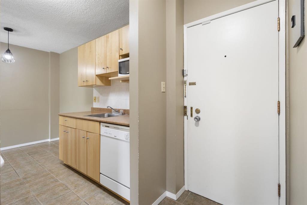 Fourth View of 307, 635 56 Avenue SW, Windsor Park, Calgary, Alberta, T2V 0G9