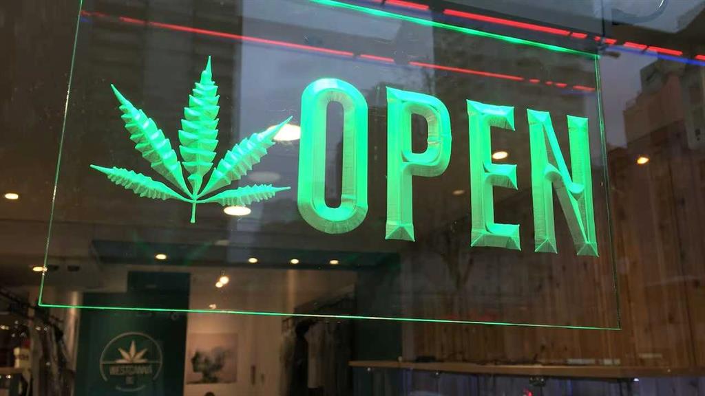 12112 Cannabis Store Avenue E, A2318294, Alberta,