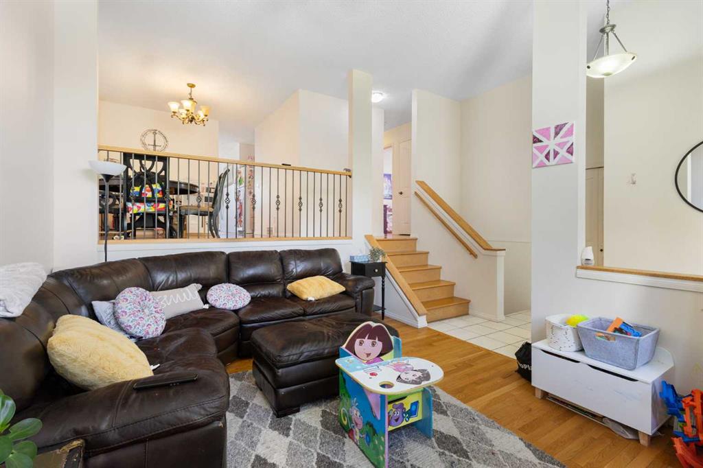Fifth View of 27 Erin Green Place SE, Erin Woods, Calgary, Alberta, T2B 3C2