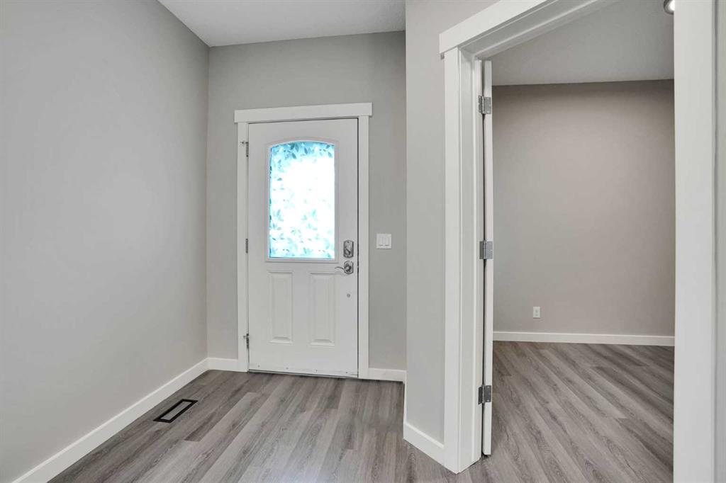 Fifth View of 22 Sherwood Road NW, Sherwood, Calgary, Alberta, T3R 0N8