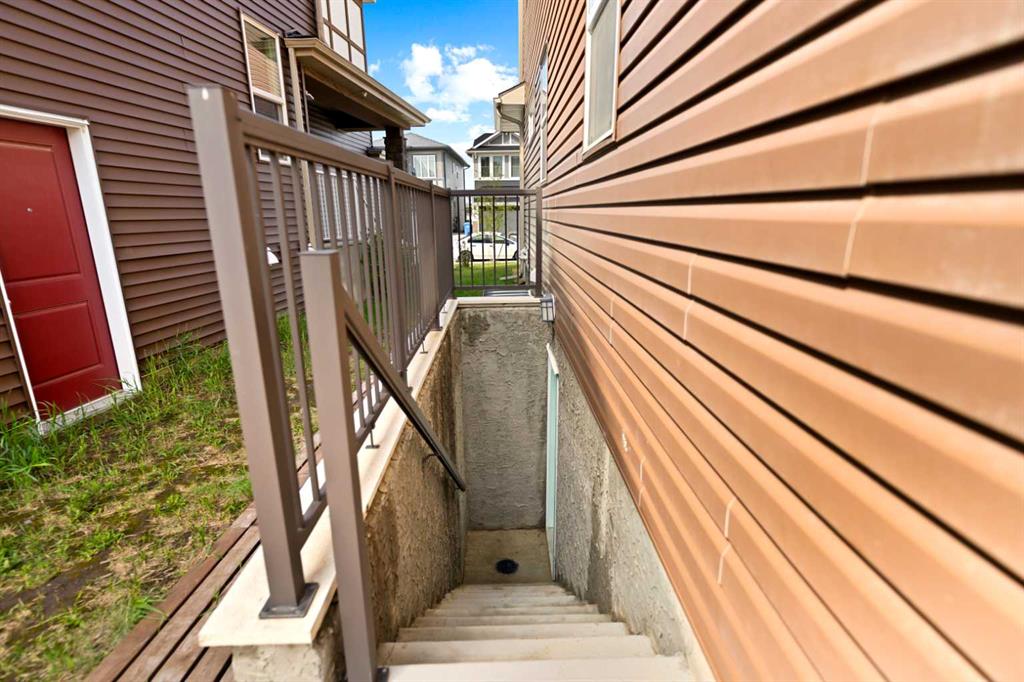 Fourth View of 249 Lucas Crescent NW, Livingston, Calgary, Alberta, T3P 1M8