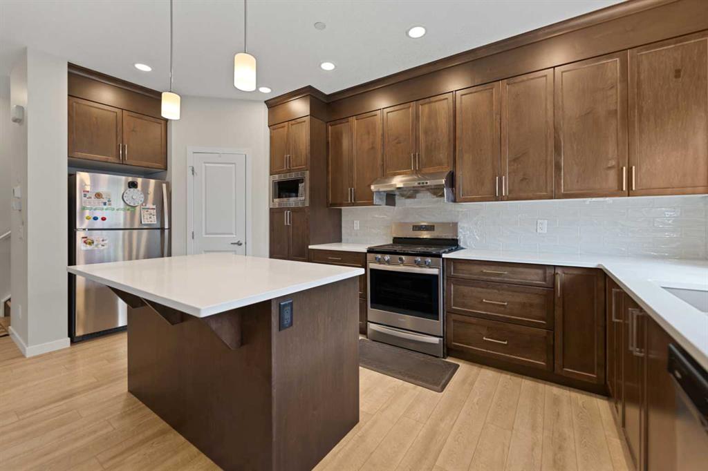 Fifth View of 249 Lucas Crescent NW, Livingston, Calgary, Alberta, T3P 1M8