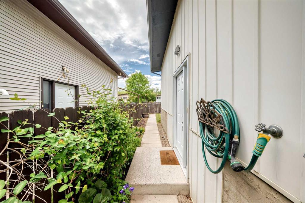 Fourth View of 5233 17 Avenue NW, Montgomery, Calgary, Alberta, T3B 4N6