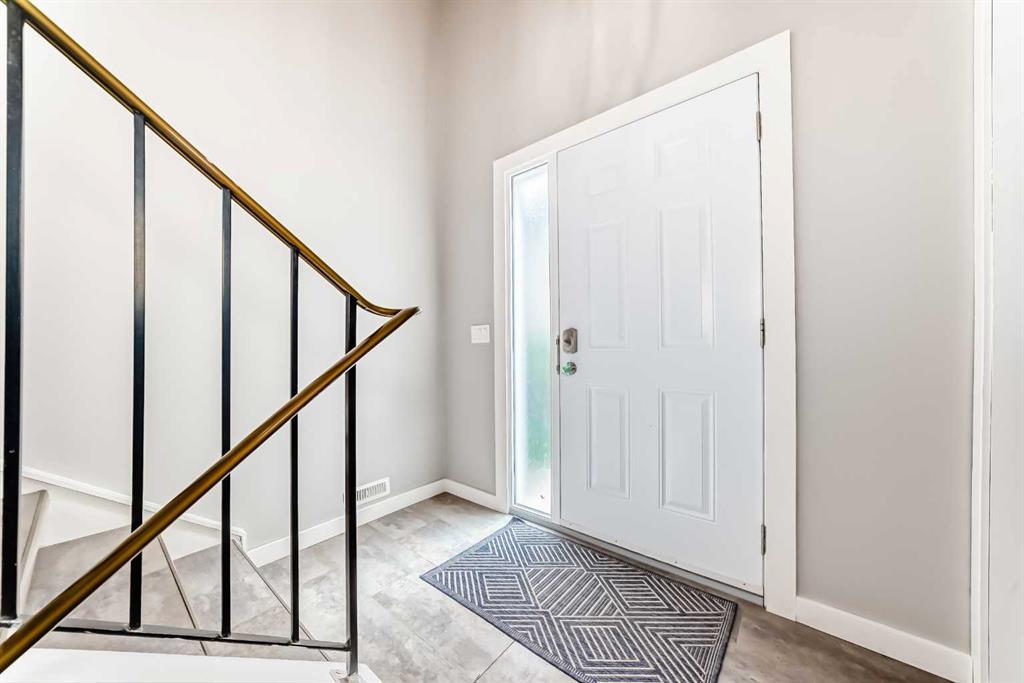 Fifth View of 5233 17 Avenue NW, Montgomery, Calgary, Alberta, T3B 4N6