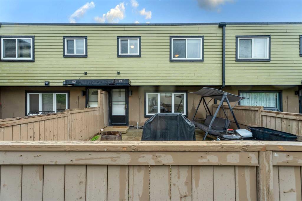 101, 3809 45 Street SW, A2318472, Alberta,