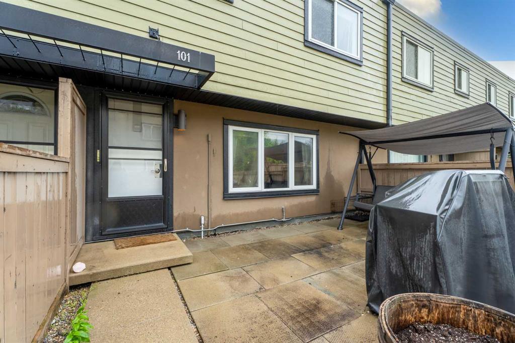 Third View of 101, 3809 45 Street SW, Glenbrook, Calgary, Alberta, T3E 3H4