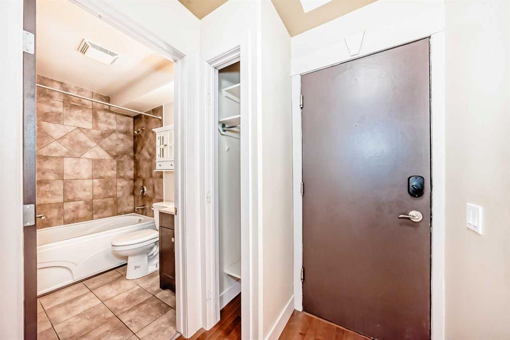 Third View of 205, 2417 17 Street SW, Bankview, Calgary, Alberta, T2T 4M9