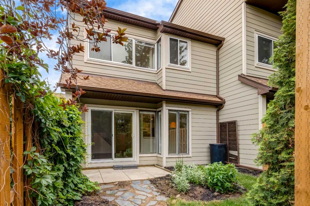 Second View of 1, 103 Grier Terrace NE, Greenview, Calgary, Alberta, T2K 5Y6