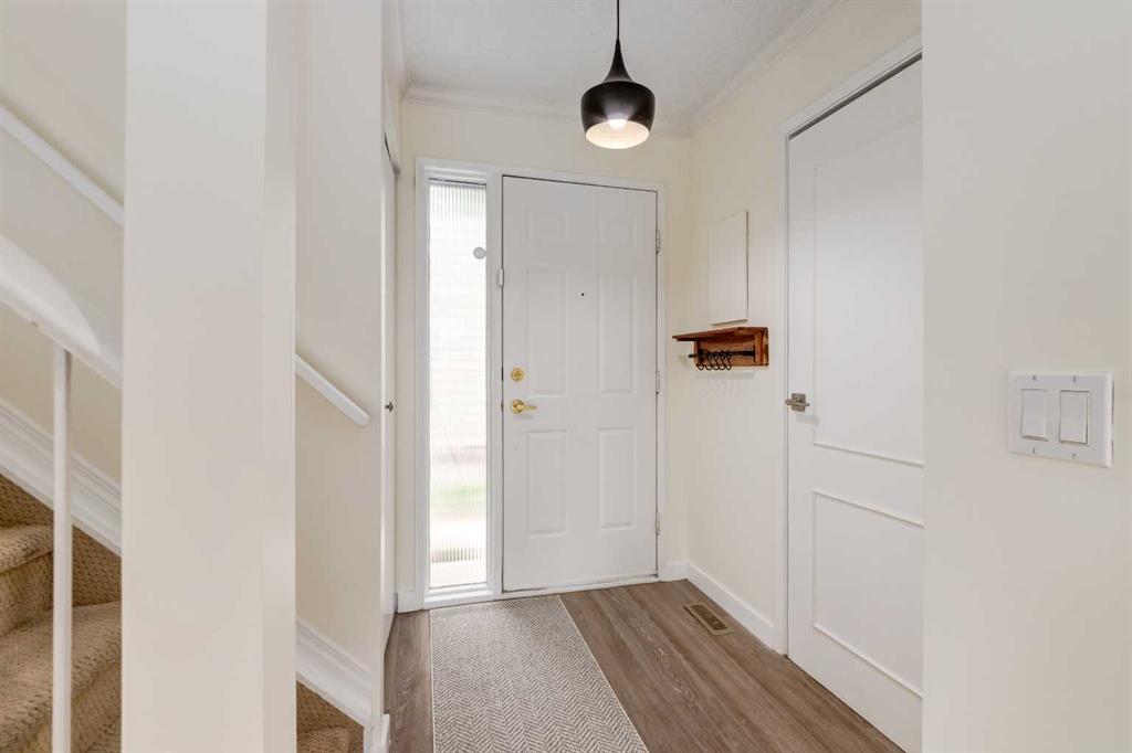 Fifth View of 1, 103 Grier Terrace NE, Greenview, Calgary, Alberta, T2K 5Y6