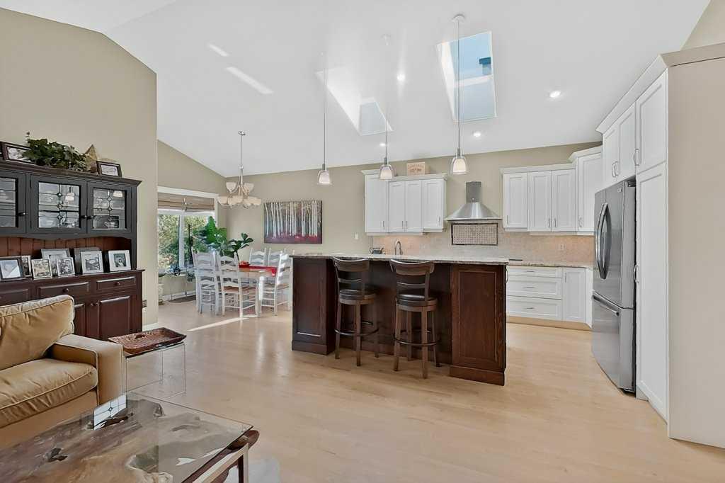 Third View of 509 Sunridge Crescent W, Sunridge, Lethbridge, Alberta, T1J0T1