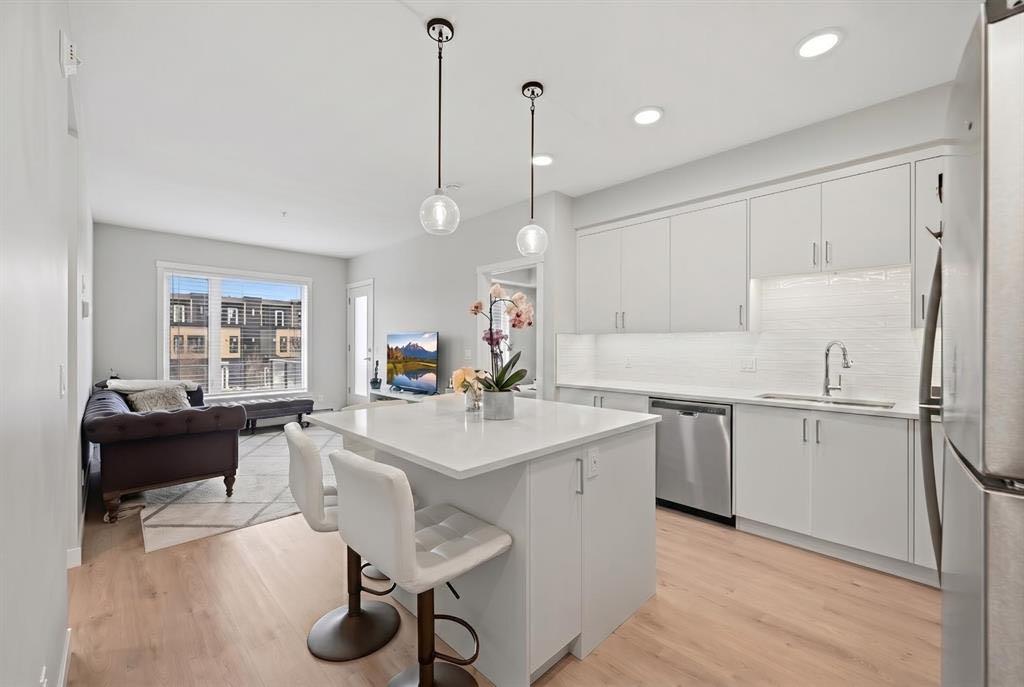 Fifth View of 104, 660 Shawnee Square SW, Shawnee Slopes, Calgary, Alberta, T2Y2N6