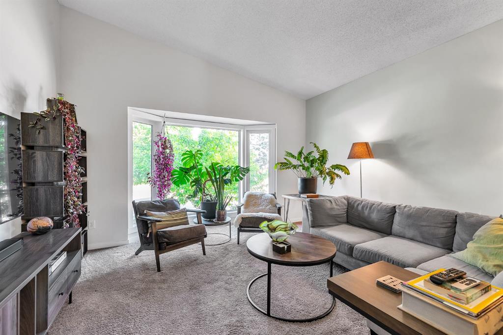 Fifth View of 120 Woodbrook Close SW, Woodbine, Calgary, Alberta, T2W4E9
