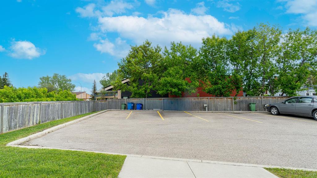Fifth View of 8, 120 Ross Avenue , East End, Cochrane, Alberta, T4C 2E5