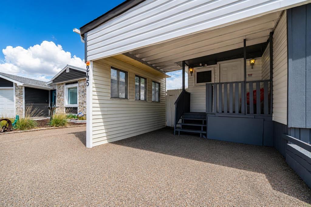 Fourth View of 245 Fleet Street SW, SW Hill, Medicine Hat, Alberta, T1A7Z4