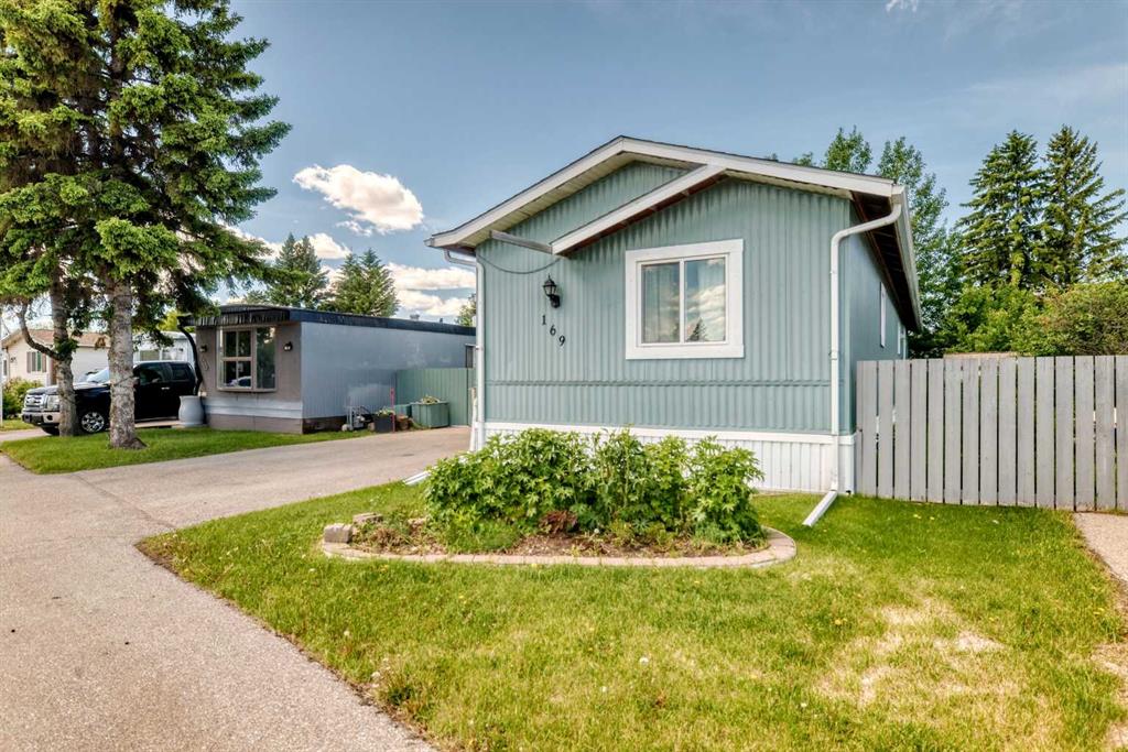 Fourth View of 169, 6724 17 Avenue SE, Red Carpet, Calgary, Alberta, T2A 0W5