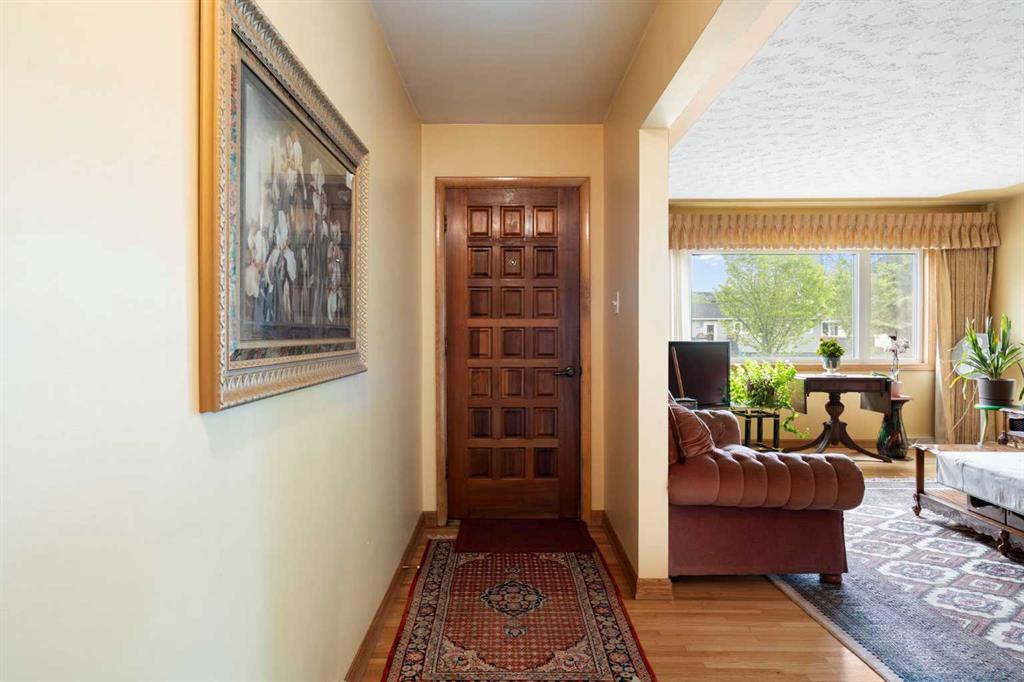 Fifth View of 3019 37 Street SW, Glenbrook, Calgary, Alberta, T3E 3B5
