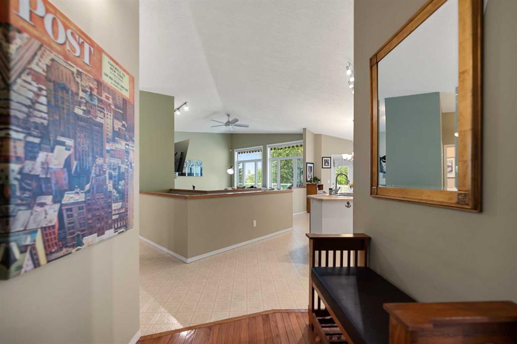 Fifth View of 13 Somerset Gate SW, Somerset, Calgary, Alberta, T2Y3G9