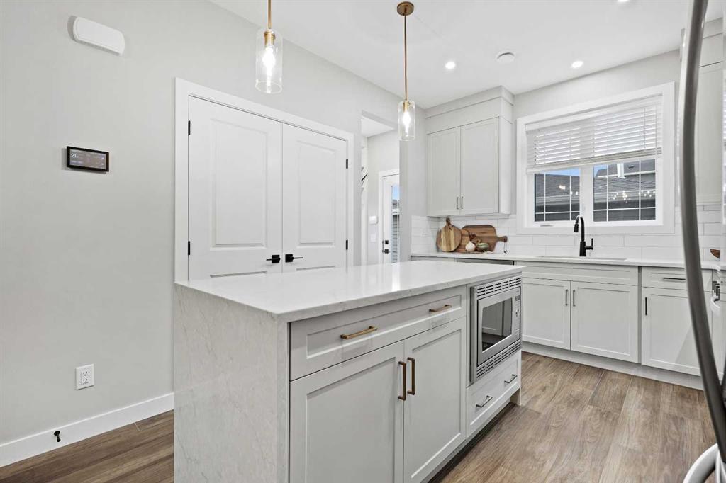 Fifth View of 98 AMBLERIDGE Avenue NW, Ambleridge, Calgary, Alberta, T3P3G4