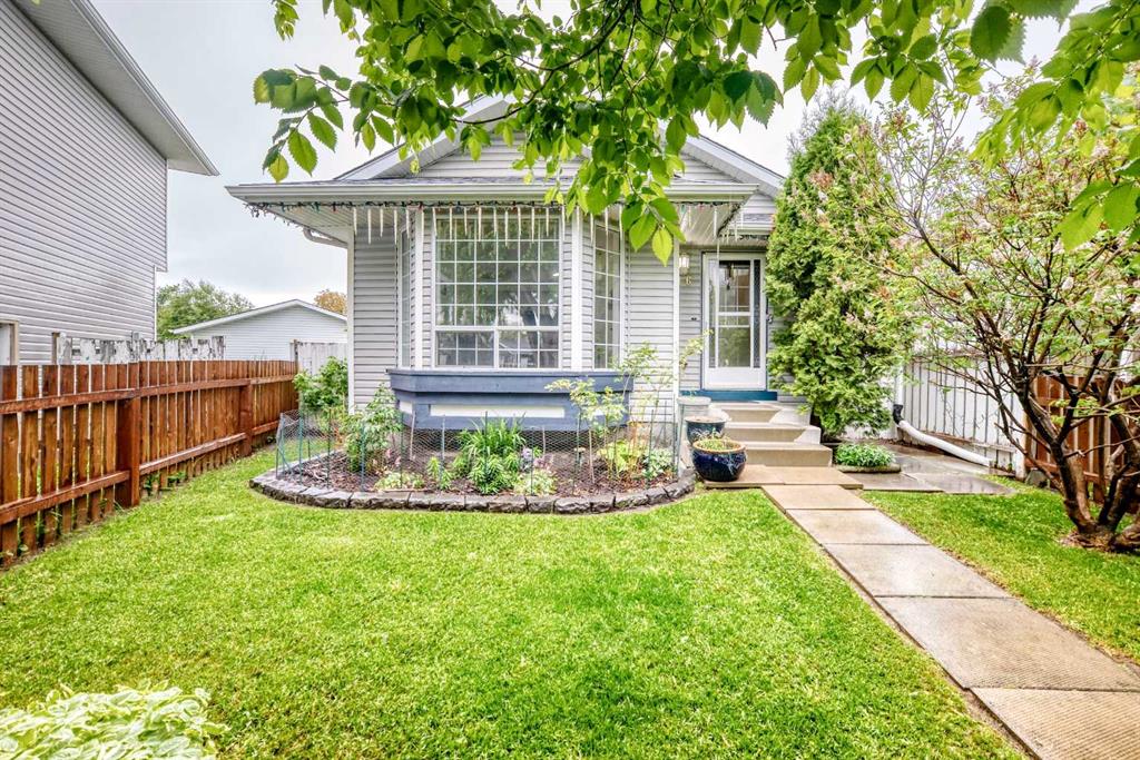 16 Martinridge Way , A2318869, Alberta,