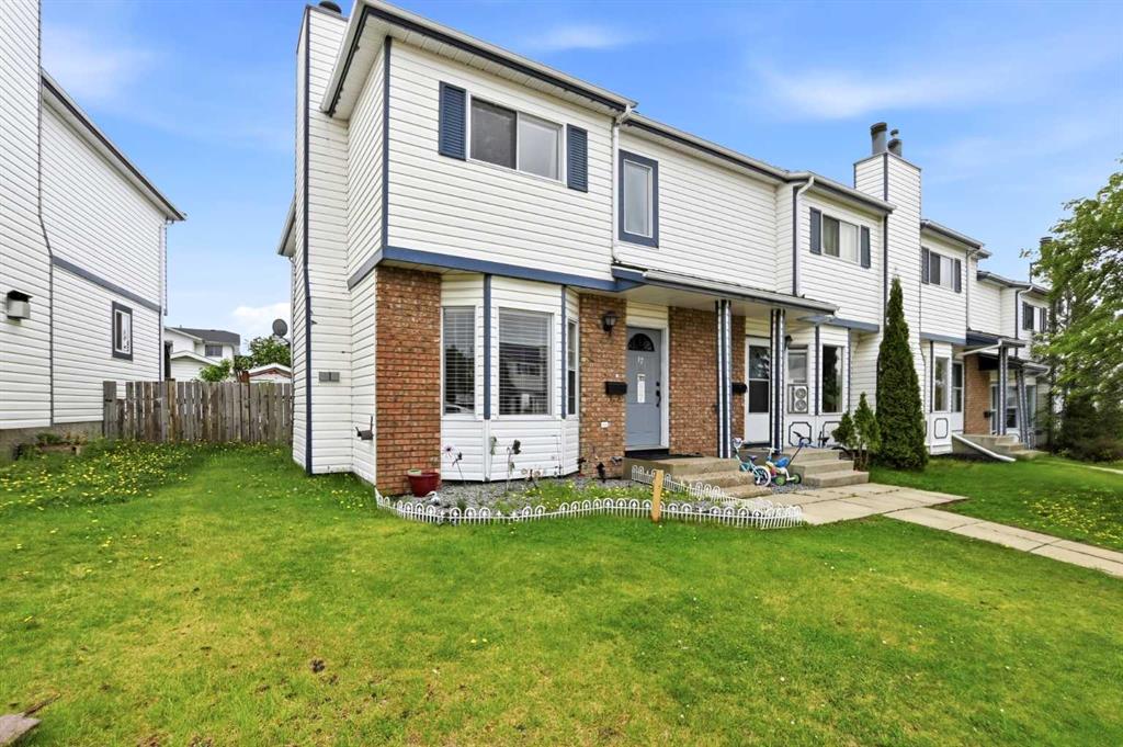Third View of 17 Elwell Close , Eastview Estates, Red Deer, Alberta, T4R 2E2