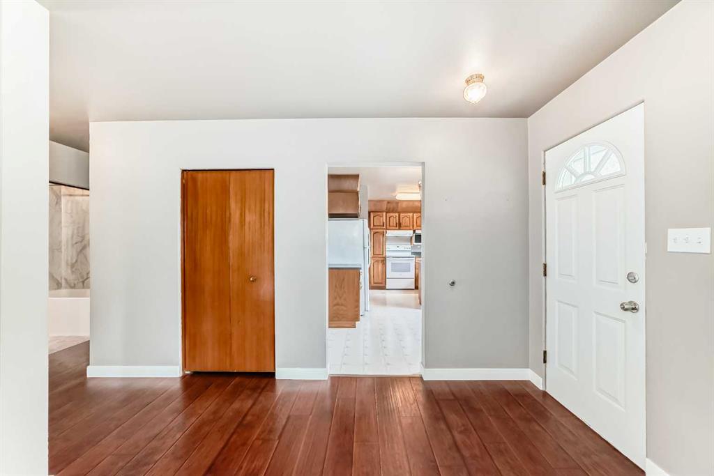 Fourth View of 1228 Rosehill Drive NW, Rosemont, Calgary, Alberta, T2K 1M1