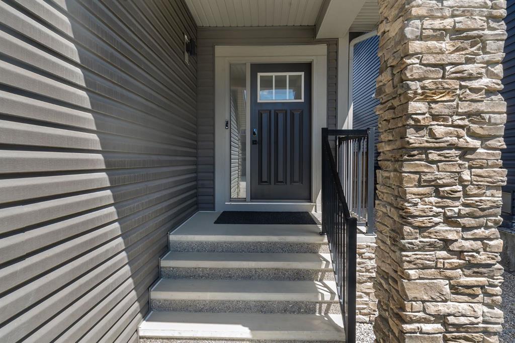 Third View of 720 Midtown Drive SW, Midtown, Airdrie, Alberta, T4B 4K5