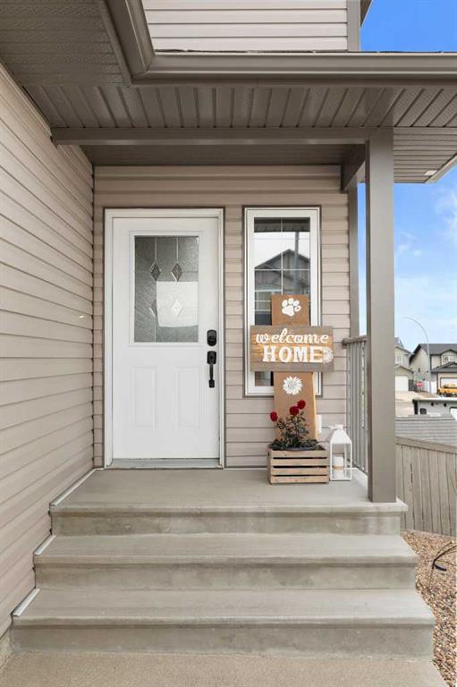 Third View of 4 Sunwood Place SW, SW Southridge, Medicine Hat, Alberta, T1B4Y5