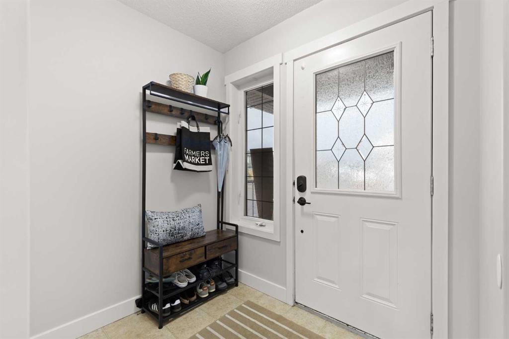 Fourth View of 4 Sunwood Place SW, SW Southridge, Medicine Hat, Alberta, T1B4Y5