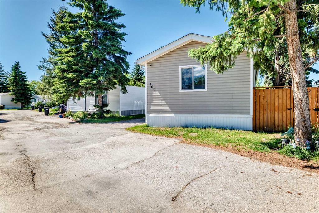 Fourth View of 300, 3223 83 Street NW, Greenwood/Greenbriar, Calgary, Alberta, T3B 5N7